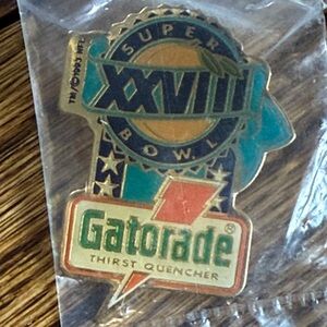 Vintage Super Bowl XXVIII Gatorade commemorative collector’s lapel pin